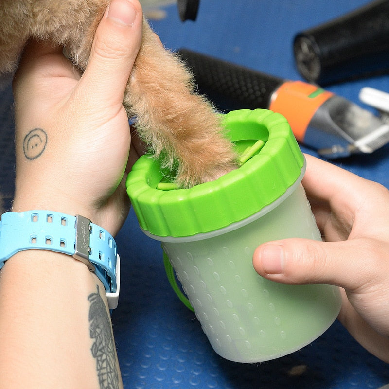 Taza de pata fangosa de peluquería canina