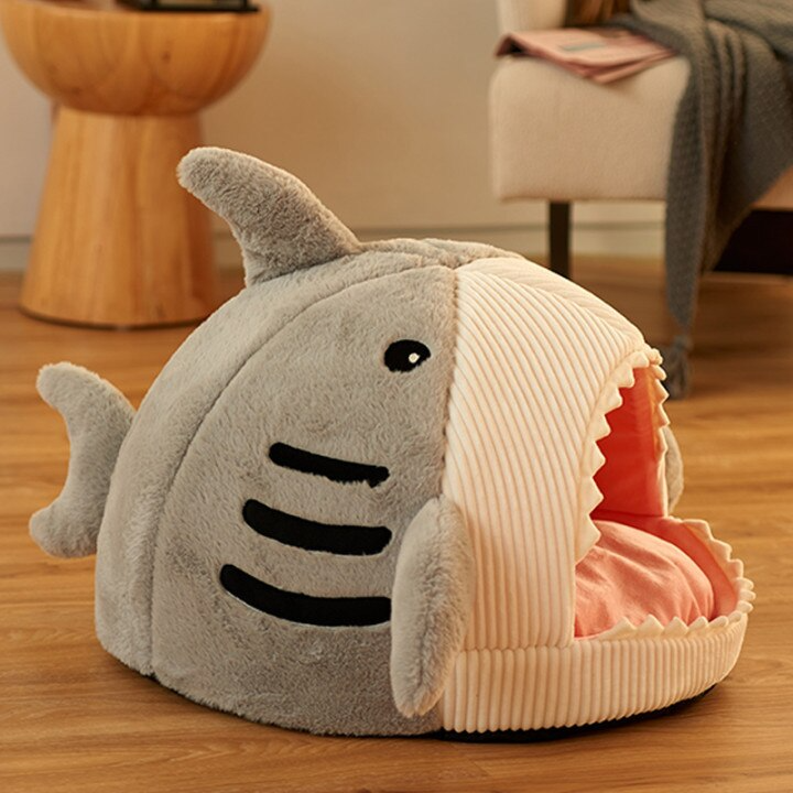 Enclosed Warm Shark Cat Bed