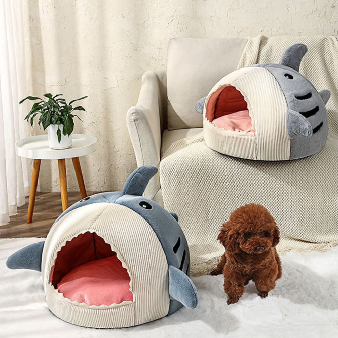 Enclosed Warm Shark Cat Bed